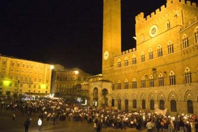 Traveling in Tuscany, find Accommodation in Siena