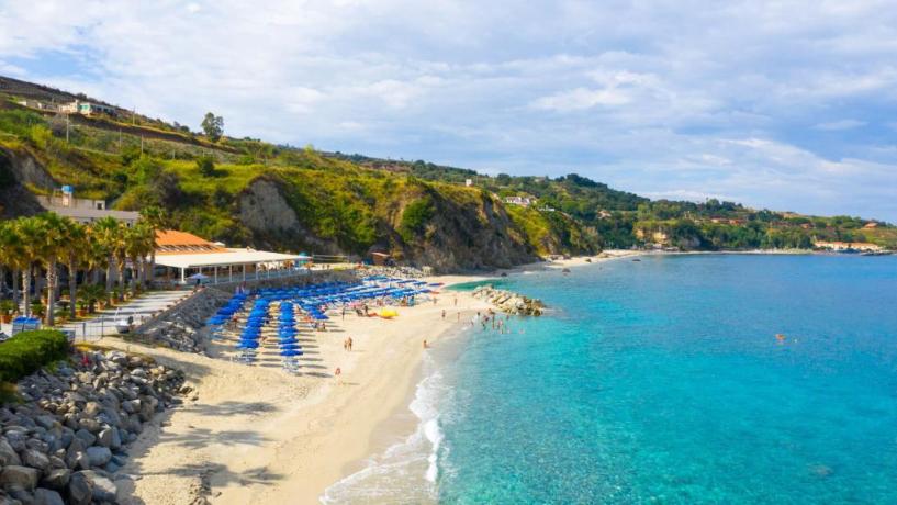 spiaggia-privata-piscina-e-ristorante-lido-san-giuseppe