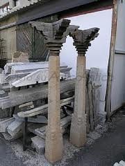 Colonna pietra e legno