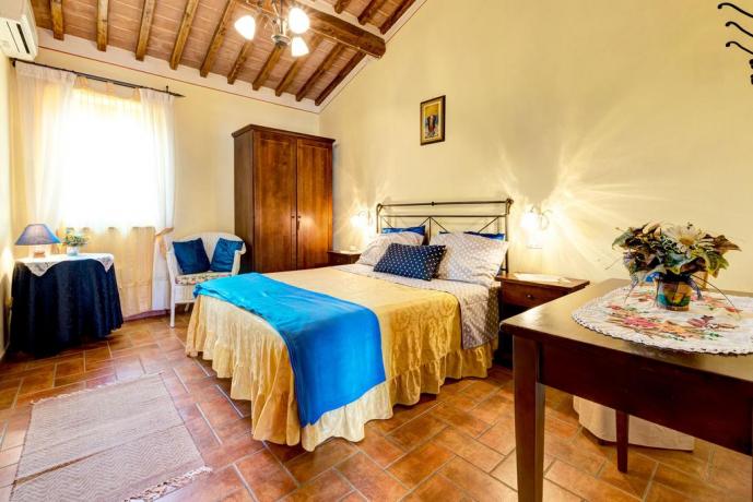camere matrimoniale curate nel casale rustico