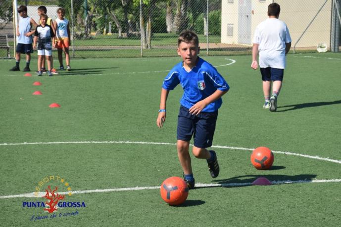 Scuola calcio bambini villaggio-turistico Porto-cesareo