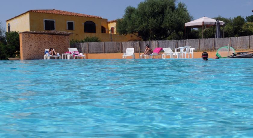 Piscina vacanze Famiglia Residence Appartamenti Vignola Mare 