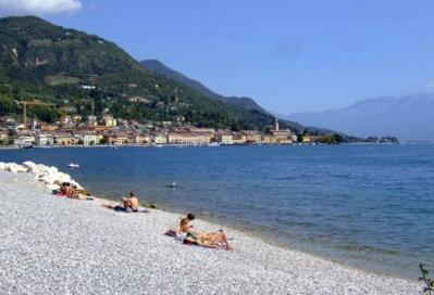 Pernottare vicino alle spiagge del lago, Saló