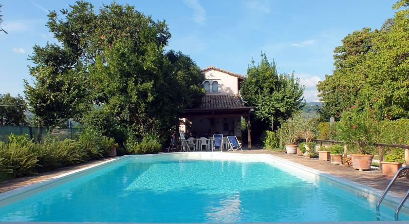 Piscina del B&B Convento Gori ad Assisi 