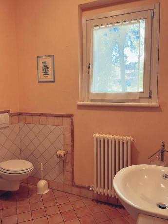 Bagno attrezzato con doccia Residence Fabiola