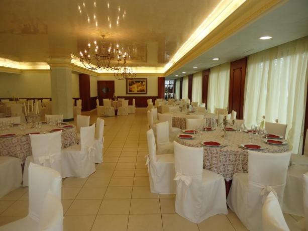 Grande sala ristorante Mattinata Foggia 