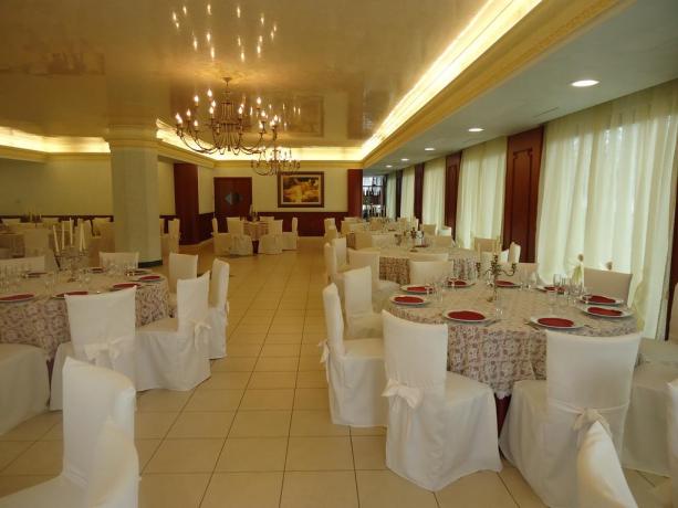 Grande sala ristorante Mattinata Foggia