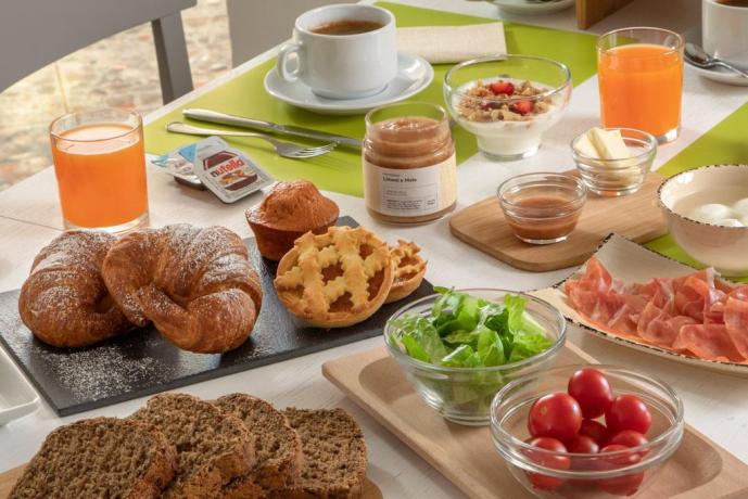 Camera e Colazione a Terracina
