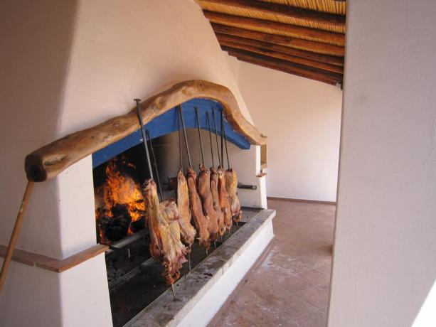 Ristorante con prodotti tipici nel Resort vicino Orosei