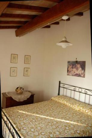 Camera Matrimoniale in casale rustico vicino Amelia