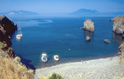 hotel vicino alla spiaggia panarea