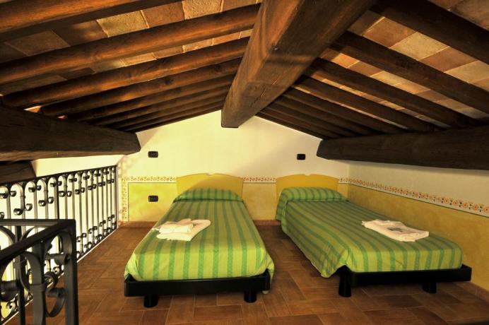 Letti Soppalco Fulginium in B&B Casale Spello	 