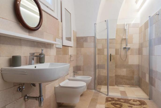 Suites il Casone bagno con doccia Masseria Manduria 