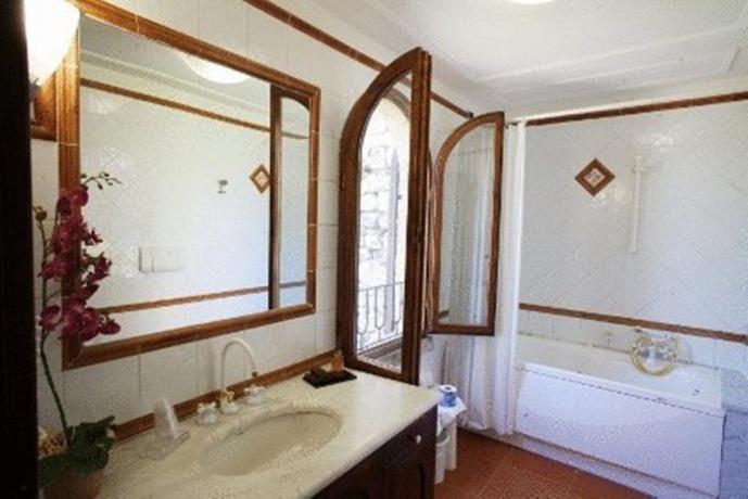 Albergo 4 stelle, Camere con Bagno, doccia  