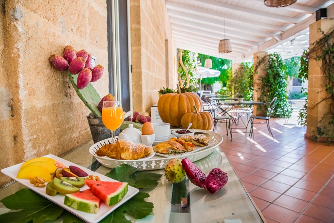 Ricca colazione nella Country House in Puglia 