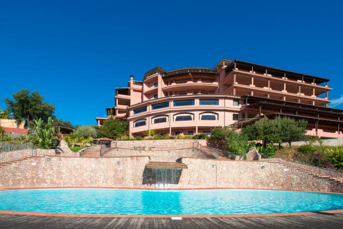 villaggio-palinuro-piscina-animazione-ristorante-suite-appartamentivacanza
