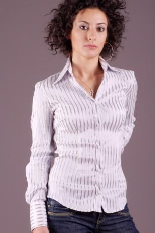 Camicia donna maniche lunghe modello slim