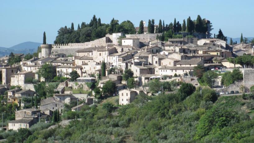 Appartamenti Vacanza 2/4 Persone con Piscina vicino Spello 