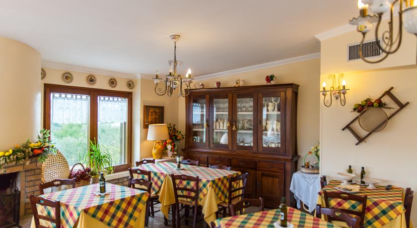 sala colazione dell'Agriturismo di Ostuni 