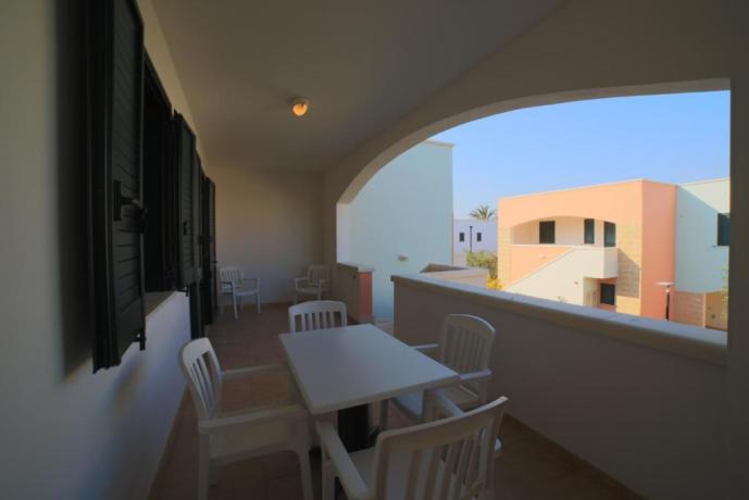 Camere con balconcino vista giardino resort Porto-cesareo