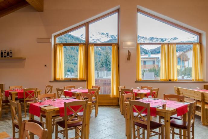 Hall dell'Hotel a basso prezzo vicino Bormio 