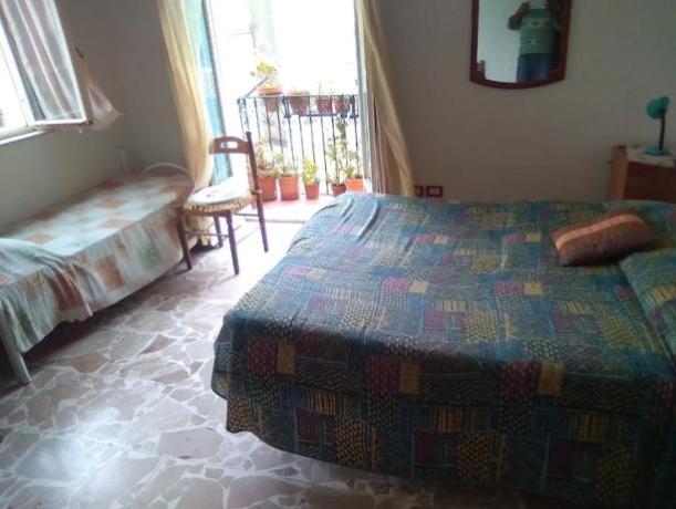 Camera Tripla in B&B con terrazzino privato