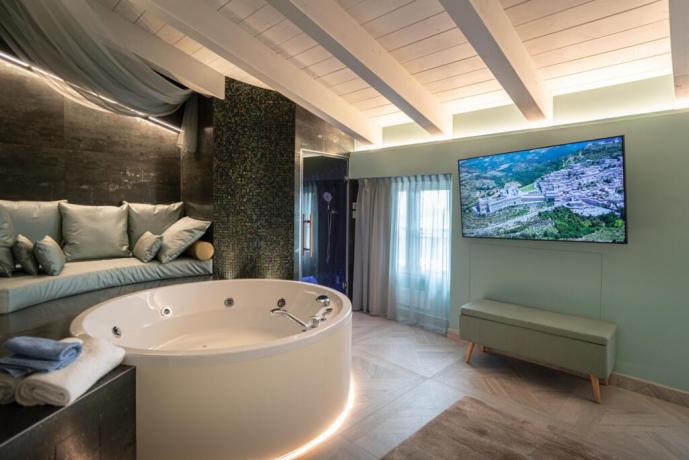 WEEKEND con Jacuzzi in Assisi - SPA Suite con Vasca Idromassaggio 2 posti, Centro Benessere e Prosecco. con Bonus Vacanze Accettato