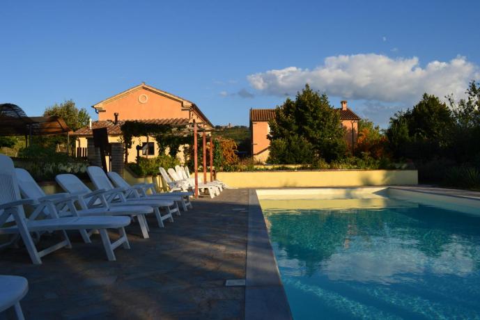 Agriturismo Umbro con piscina vista panoramica