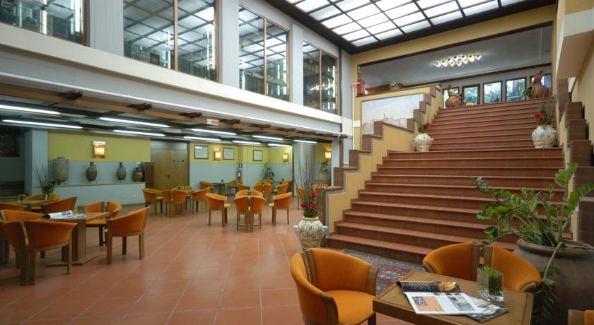 Centro Congressi Hotel Calenzano 4 Stelle con Piscina