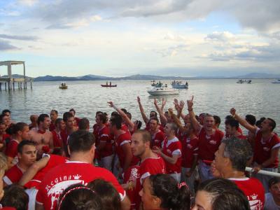 manifestazione sul lago trasimeno