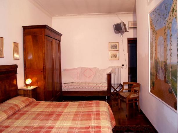 Camera doppia con divano B&B a Roma