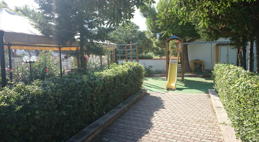 Hotel con Area Giochi Bambini  