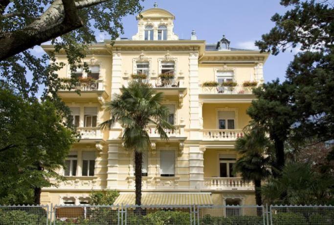 Offerta COCCOLE E BENESSERE a Merano in Hotel con Ristorante e Ingresso Terme con Bonus Vacanze Accettato