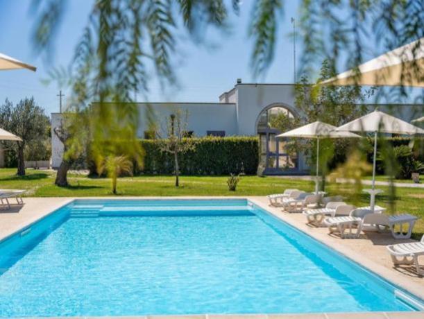 Piscina romantico Resort pugliese Otranto