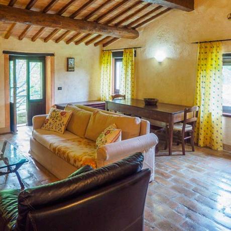 Salone con Cucina e Camino Casale-Lusso Assisi