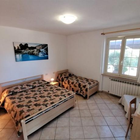 Camera tripla con aria condizionata-riscaldamento agriturismo Manciano