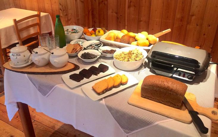 Colazione buffet agriturismo vicino Madonna di Campiglio