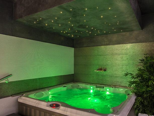SPA vasca idromassaggio e idroterapia hotel 4stelle Battipaglia