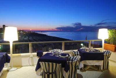 Inexpensive hotels with seaview in Pesaro