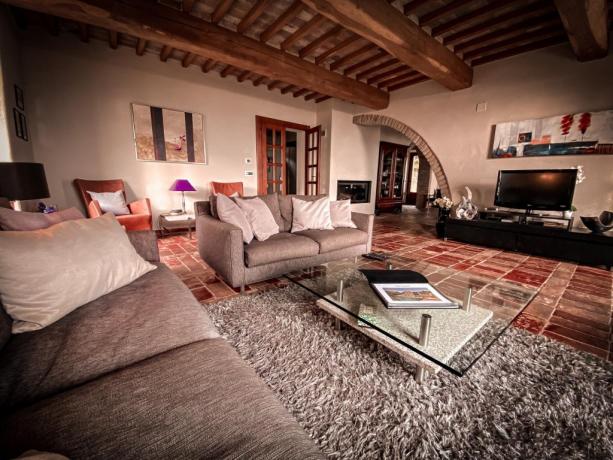 Villa vacanze affitto con zona living Lago Trasimeno