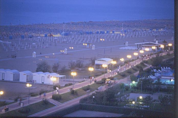 Lungomare e Spiaggia a Lido del Sole  