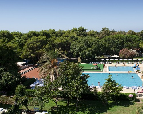 Villaggio Immerso nel Verde con Piscina Paestum