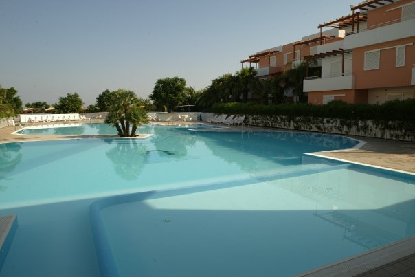 Salentino Village - fronte mare Villette Bungalows Piscina e Animazione. 