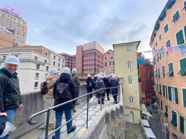 Visita con degustazione "Un'isola medievale nel cuore di Genova"