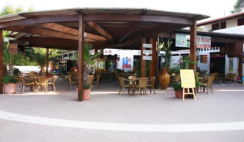 Tabacchi e supermercato in villaggio Peschici