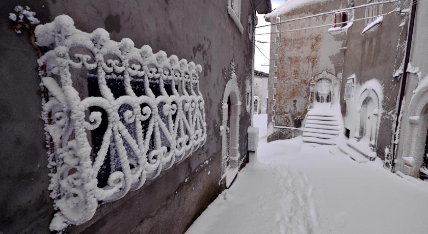 Camere Bilocali Trilocali Immersi Natura Rovere Albergo**** 