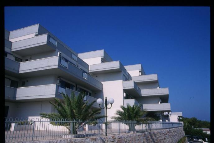 Esterno Hotel con Spiaggia Privata Attrezzata