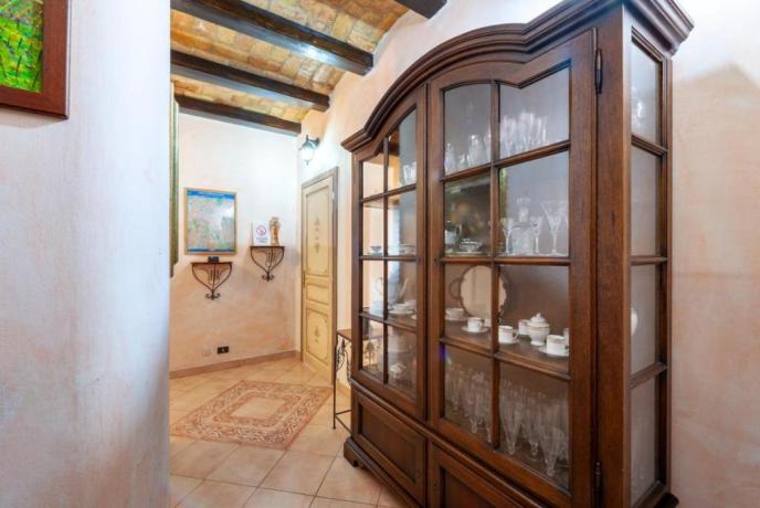 Appartamenti con arredi in legno Roma centro