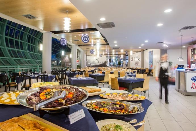 Ristorante interno con buffet Sestriere Hotel Villaggio