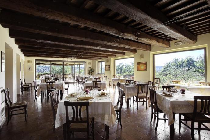 Sala ristorante Country House vicino Spa per 2 